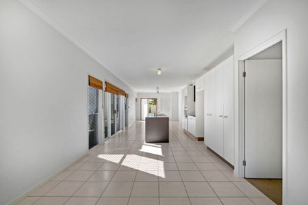 4-Bedroom Home in Highly Desired Kawana Forest&excl; - Photo 2