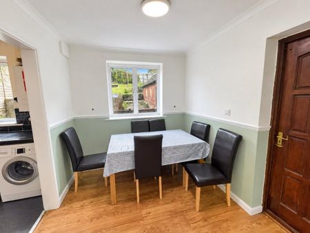 3 bedroom semi-detached house to rent - Photo 5
