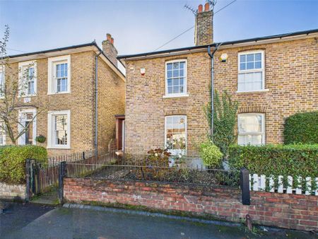 2 bedroom semi-detached house to rent - Photo 3