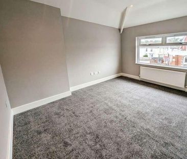 Central Avenue, Oakdale, Blackwood, NP12 - Photo 2