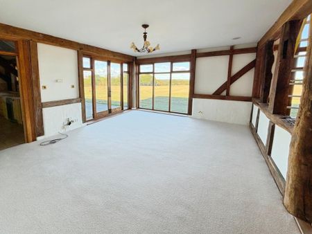 6 bedroom detached house to rent - Photo 2