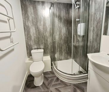 Flat to rent on - Photo 3