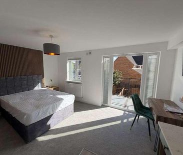 Boleyn Avenue, Peterborough, PE2 - Photo 2