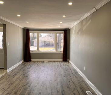 For Lease - 64 Gainsborough Road, Hamilton, Ontario - Photo 4