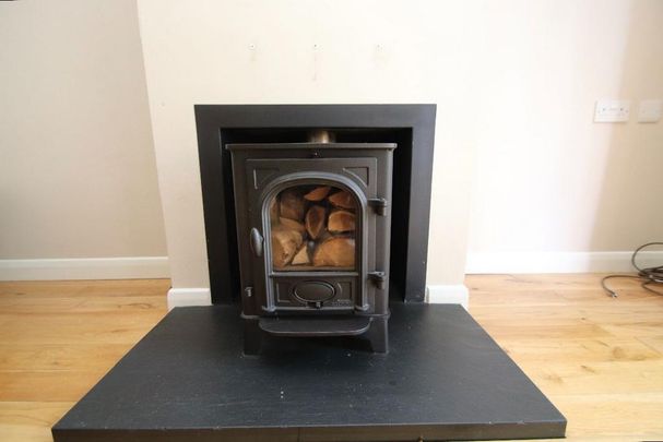 4 bedroom semi-detached house to rent - Photo 1