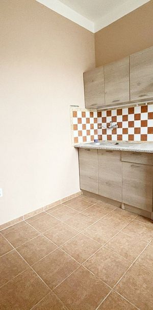 Pronájem bytu 1+1 27 m² - Photo 1