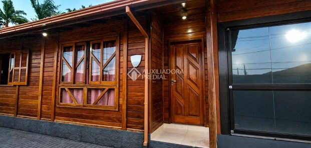 Casa com 2 quartos e 100m² para alugar em Morro das Pedras, Florianópolis. - Photo 1