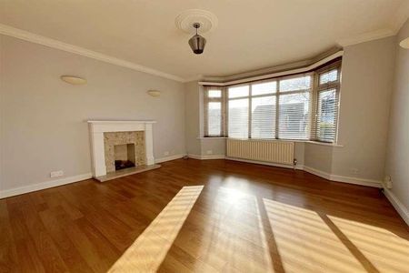 Bournemouth, BH8 - Photo 2