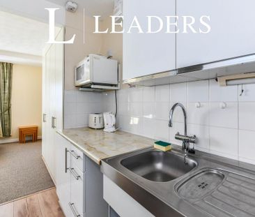 Studio to rent - Photo 6