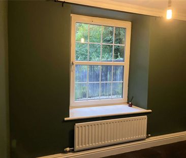 A delightful semi-detached country cottage offering three bedrooms,... - Photo 4