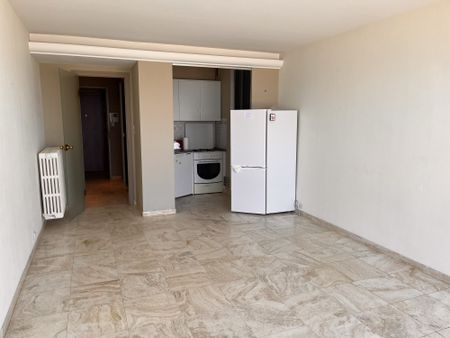 Location Appartement 1 pièce 33m² LES SABLES D OLONNE 85100 - Photo 3