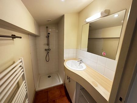 Location Appartement 4 pièces 84m² - Photo 3