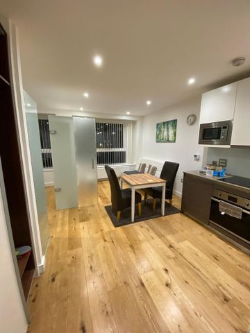 Studio to rent - Photo 2