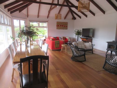 Escape to the Country. Stunning Rural Retreat in Treeton - Photo 3