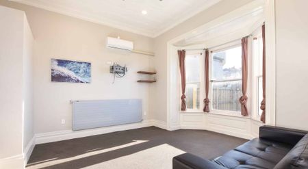 Well Positioned Flat - Photo 3