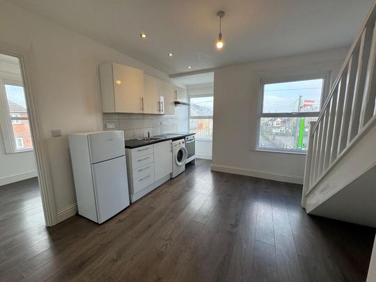 2 bedroom flat to rent - Photo 1