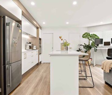 Comfortable & Cozy 2 Bedroom House Available Now - Photo 1