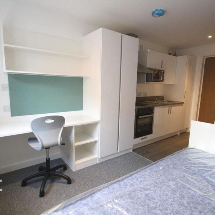 Studio to rent - Photo 1