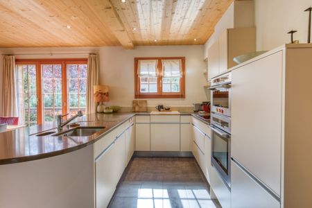 Your winter in a chalet with authentic charm and ideal location - Photo 3