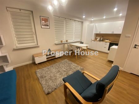 Warszawa, Śródmieście, Jana Pawła II - Photo 3