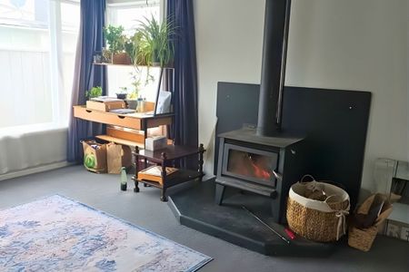 3-Bedroom Home for Rent in Palmerston North - Photo 2