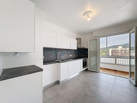 Location Appartement 3 pièces 83m² AJACCIO 20090 - Photo 4