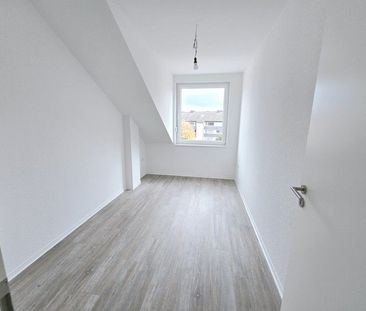 Aufstockung/Erstbezug: Wunderschöne 3-Zimmer-Wohnung in Neubau-Stan... - Photo 2