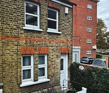 3 bedroom property to rent - Photo 1
