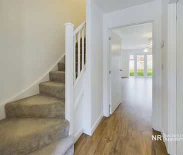 3 bedroom semi-detached house to rent - Photo 5