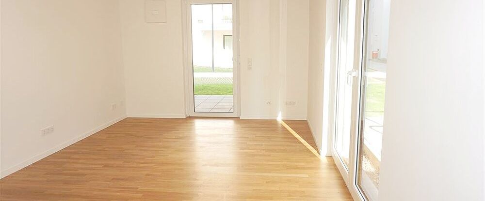 Schöne Erdgeschosswohnung mit barrierefreiem Bad und toller Terrasse in direkter Mosellage! - Foto 1