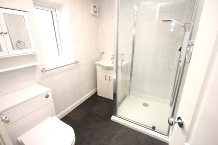 3 bedroom terraced house to rent - Photo 2