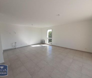 Location Appartement 4 pièces 89m² LUYNES 80ème - Photo 2