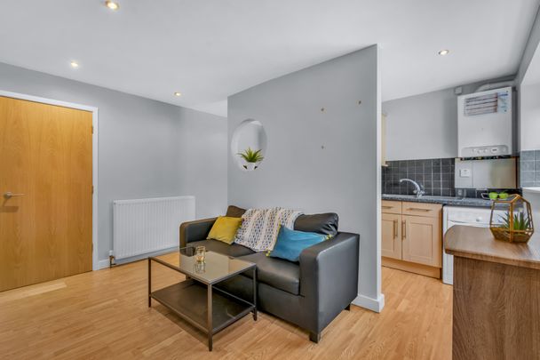 40 HYDE TERRACE Leeds - LS2 9LN - Photo 1