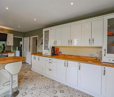 4 bedroom house to rent - Photo 2