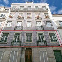 Apartment Renovated 3 bedrooms for rent Mercês Lisboa - balcony, central heating, garden - Photo 1