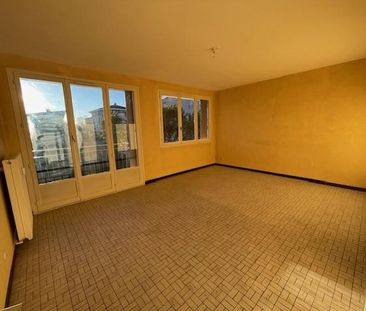 Location Appartement 3 pièces 71m² VAULX EN VELIN 69120 - Photo 4