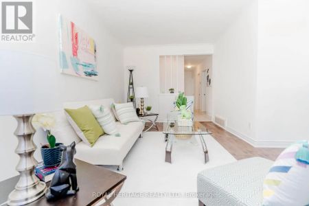 55 BRIDGENORTH CRESCENT - Photo 2