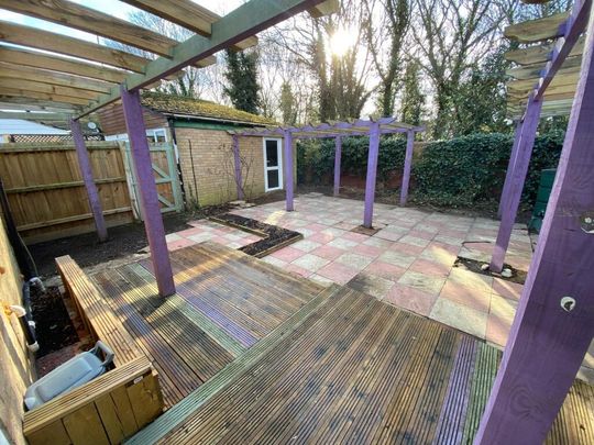 3 bedroom bungalow to rent - Photo 1