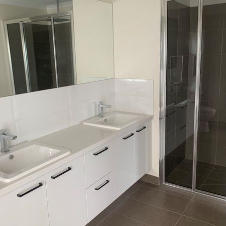 MODERN COMFORT IN EASTWOOD! - Photo 3