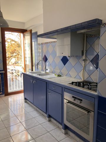 Location Appartement 3 pièces 77m² MARSEILLE 12ème - Photo 5