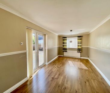 4 bedroom bungalow to rent - Photo 2