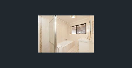 Your Ideal 5 Bedroom Family Home Awaits in Springwood !!! - Photo 2