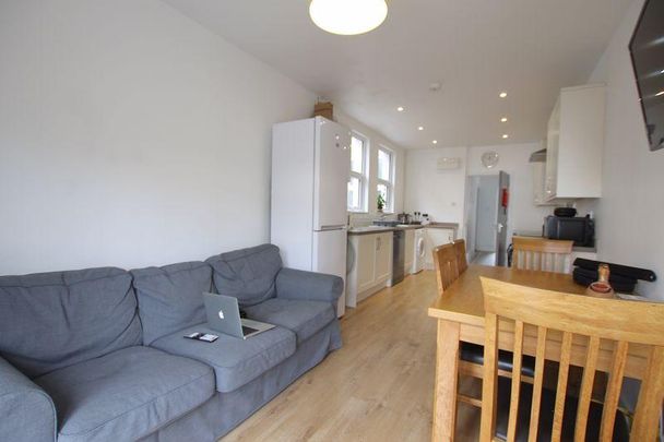 5 bedroom terraced house to rent - Photo 1
