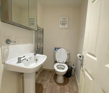 2 Bed Flat, St. James's Street, BN2 - Photo 1