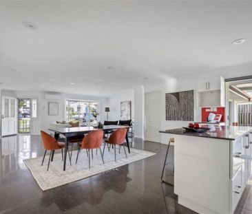 Spacious Family Home in Sought-After Glenwood Park Estate - Photo 1