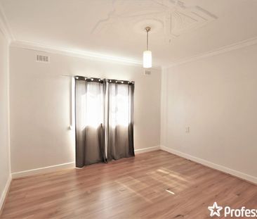 4 bedroom home with 2 living areas - Photo 5