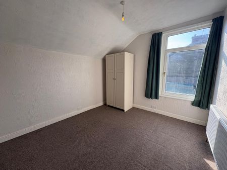 3 bedroom apartment to rent - Photo 4