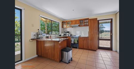 Private Country Cottage with Peaceful Rural Outlooks - Photo 3