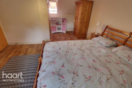 1 bedroom in a house share to rent - Photo 2