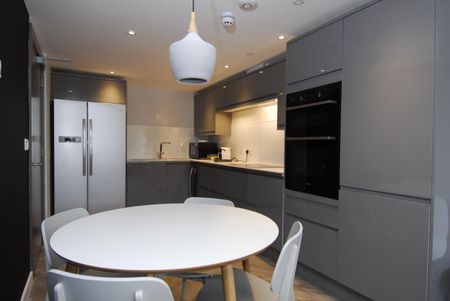 Cornwall Heights Apt 3, Plymouth - Photo 3